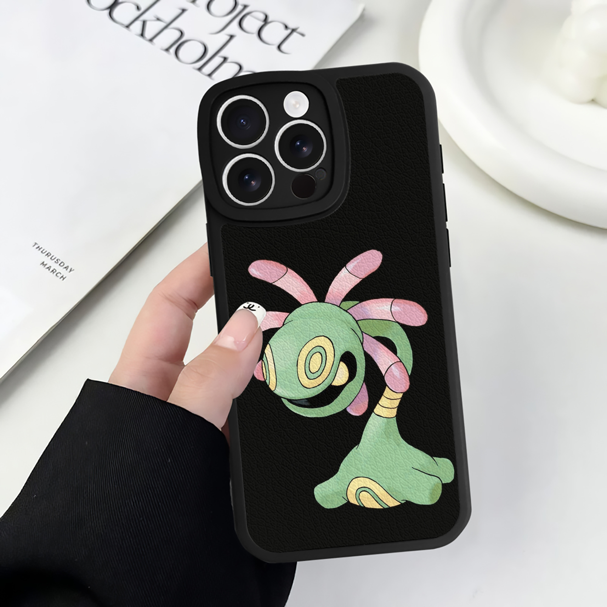 （画像用） ポケットモンスター Pokémon 【iPhone 16シリーズ対応】シリコンスマホケース（レザー調） 材質：シリコン